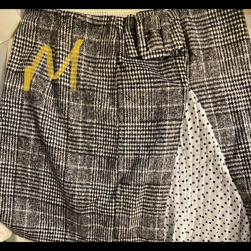 Cute pleated and belted skirt